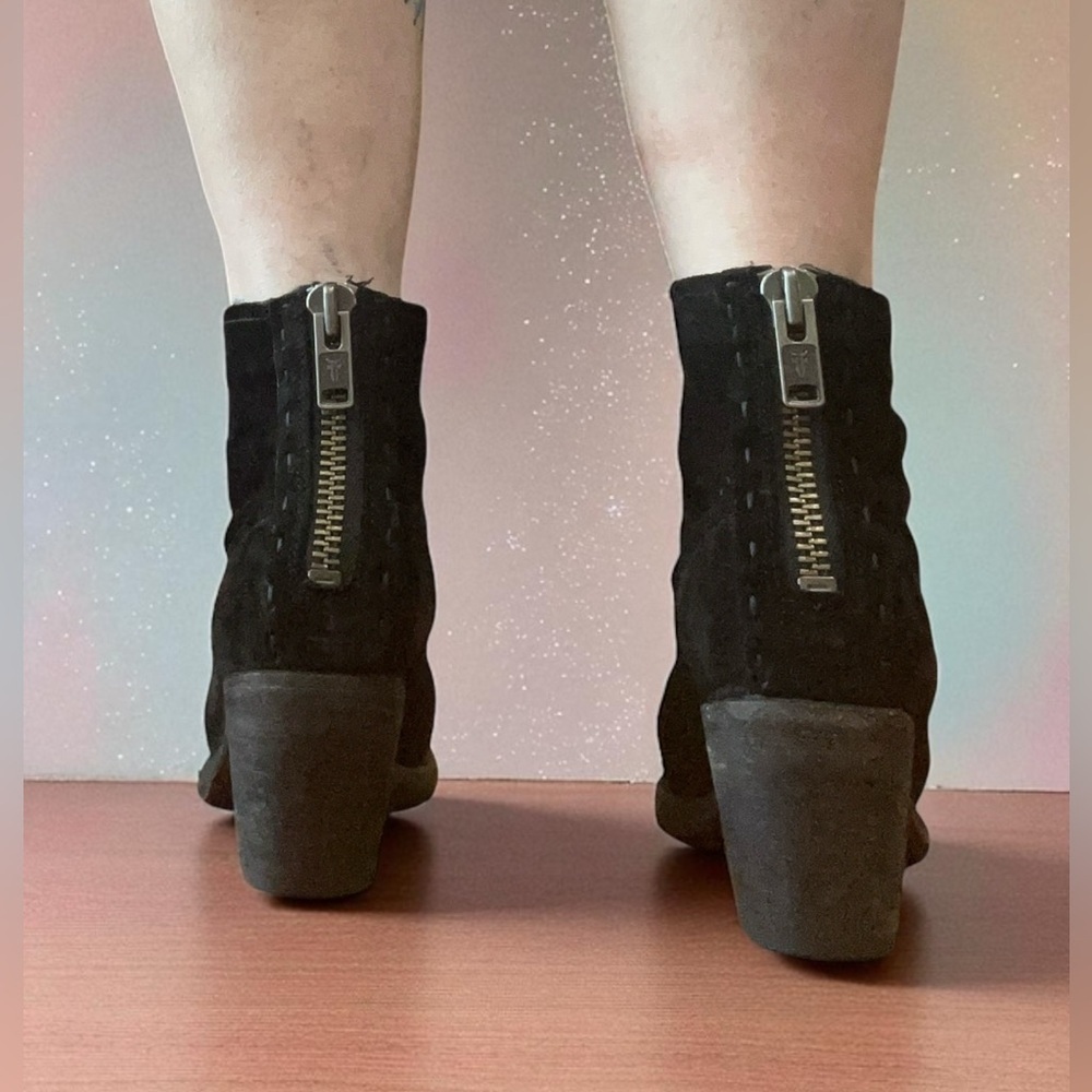 Black Suede Frye Leslie Artisan Short cowgirl Boots-8 - Picture 3 of 8